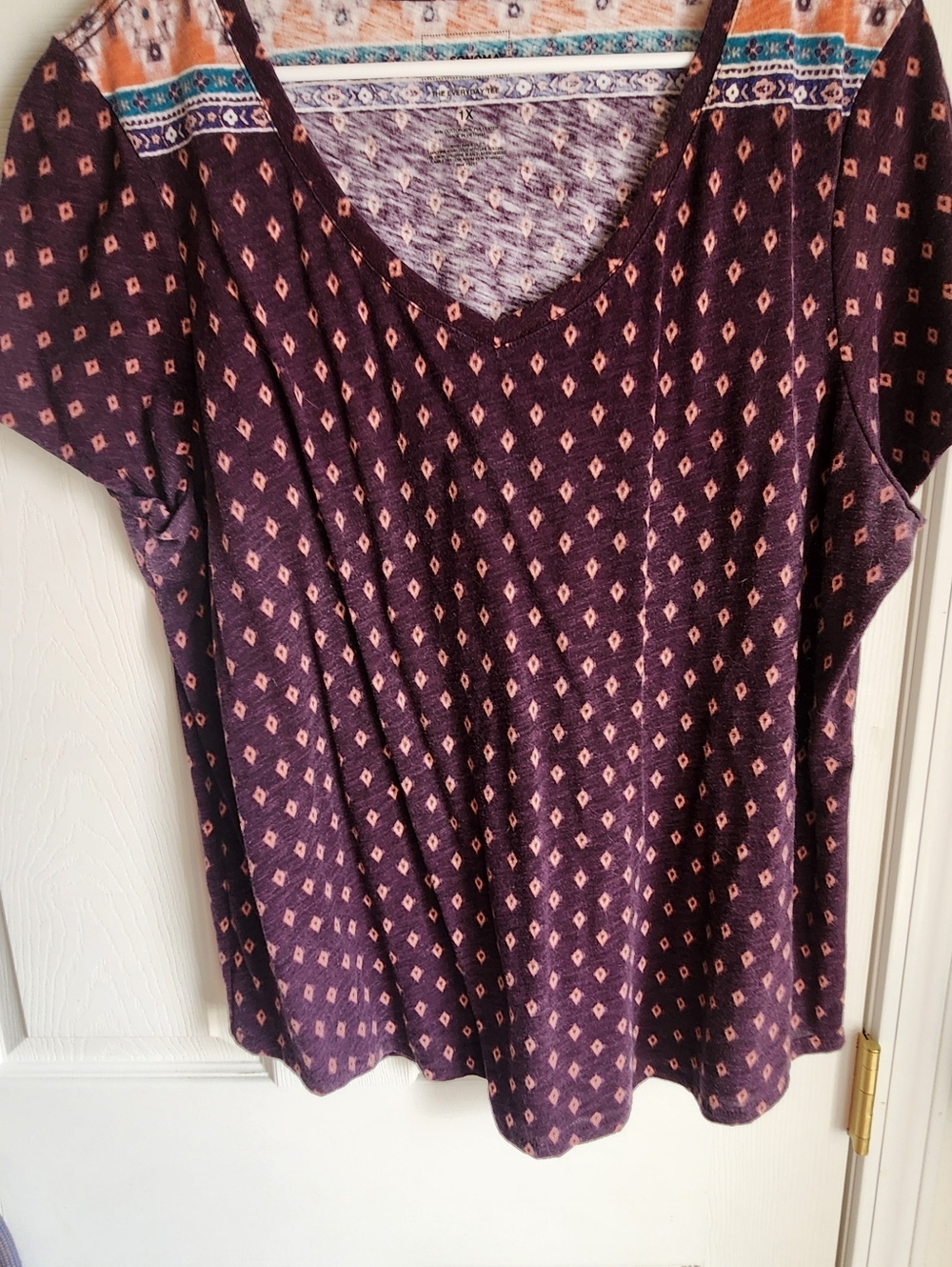 Women's V-Neck Short Sleeve Top in Plum with Pink Pattern